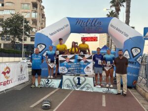 Alonso Romero y Lucía Faus en el podio del XIV Acuatlón de Feria 2026 en Melilla