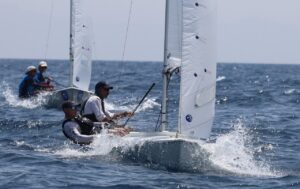 Competidores en el VI Trofeo de Vela Ligera en Melilla
