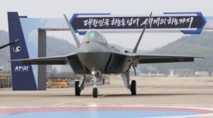 Caza KF-21 Boramae de Corea del Sur en exhibición