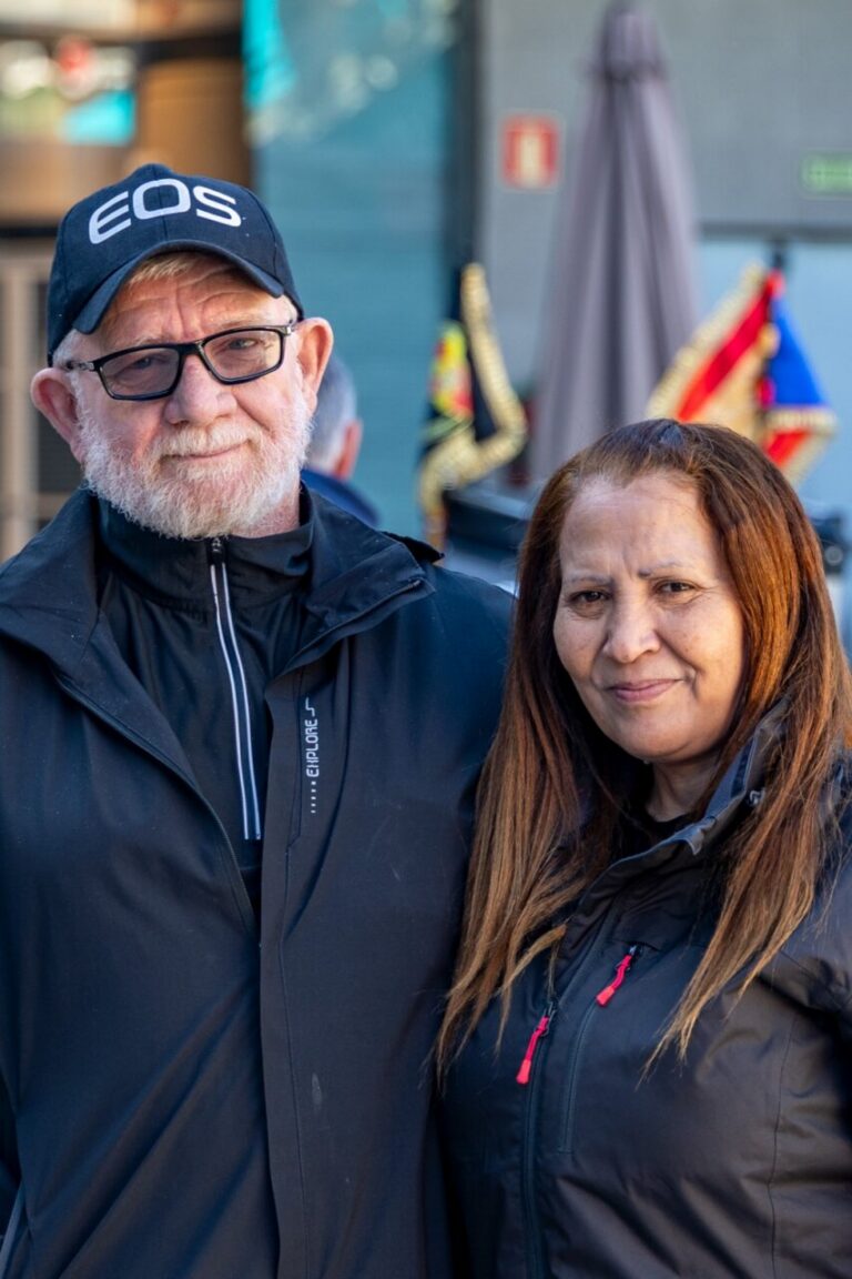 Retrato de José Manuel Giner y una mujer en Melilla