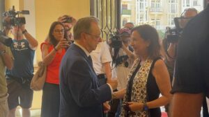 Margarita Robles en reunión con autoridades en Ceuta