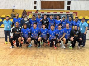 Equipo de balonmano Virgen de la Victoria en el pabellón