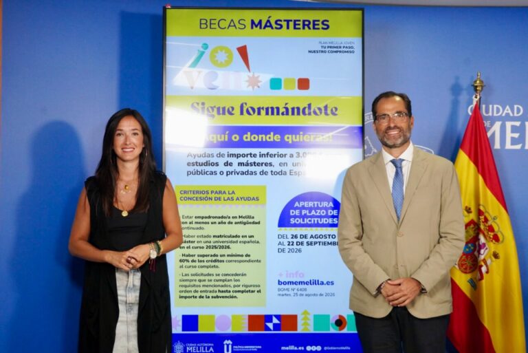 Presentación de becas másteres en Melilla por Jesús Romero