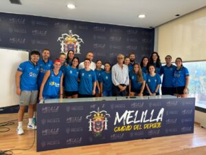 Equipo de Melilla Ciudad del Deporte La Salle en reunión