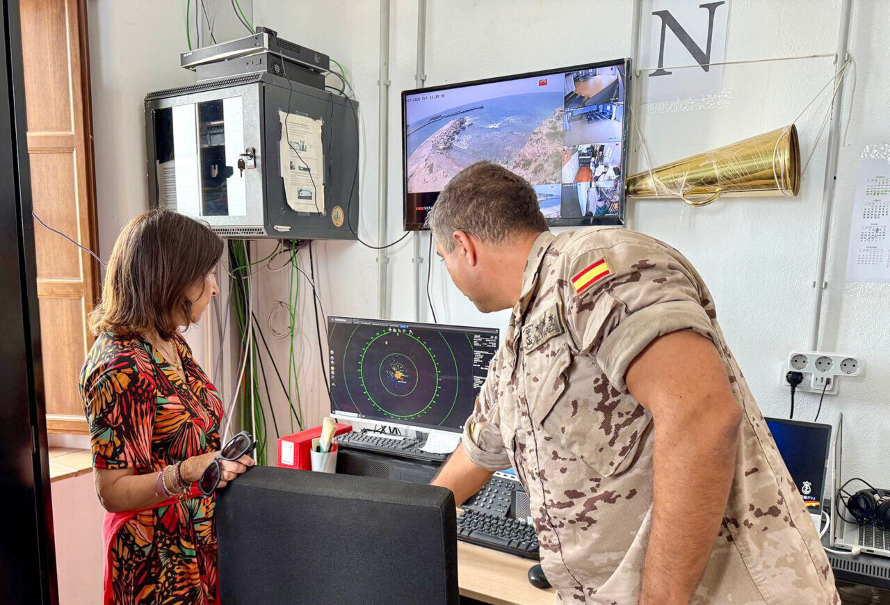 Visita técnica al Destacamento Naval de Alborán por la ministra Margarita Robles