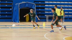Jugadores del Nueva Era Melilla F.S. entrenando en la cancha