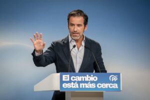 El portavoz del PP, Borja Sémper, en rueda de prensa sobre crisis migratoria.