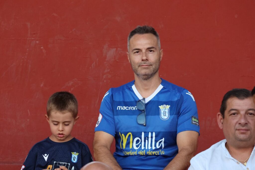 Aficionados de la Unión Deportiva Melilla en un partido de pretemporada