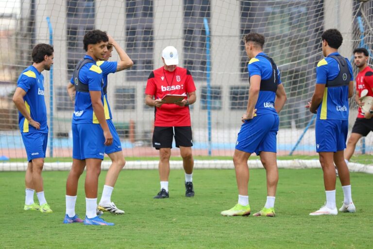 Jugadores de la U.D. Melilla en entrenamiento previo al Trofeo Juan Gambero Culebra