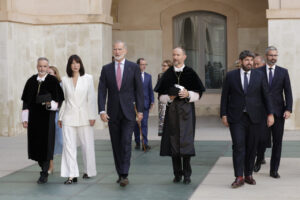 Inauguración del curso universitario en Cartagena con el Rey Felipe VI y otros asistentes.