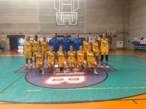 Equipo de baloncesto MCD La Salle Nacional en el Centro Deportivo Forus Inacua Antonio Prieto