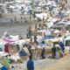 Vista de campamentos en la playa durante la crisis en Ceuta