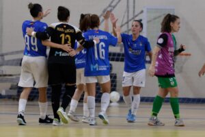 Jugadoras del Melilla Torreblanca celebrando un gol en el partido
