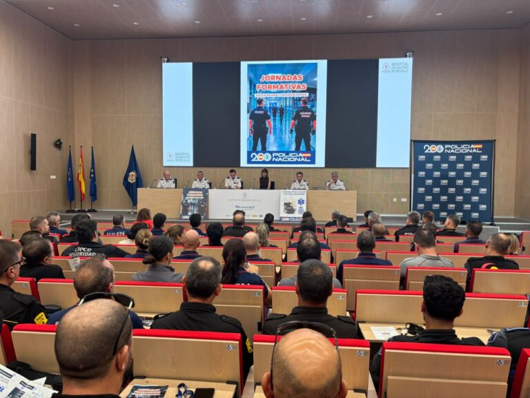 Asistentes a la jornada formativa de seguridad privada en el Hospital Universitario de Melilla