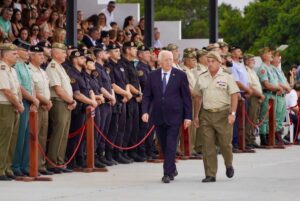 Juan José Imbroda llega al acto del 106 aniversario de La Legión en Melilla