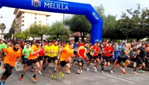 Participantes corriendo en el IX Desafío de Regulares en Melilla
