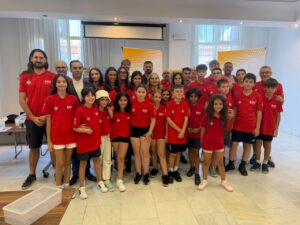 Grupo de jóvenes ajedrecistas en jornadas de tecnificación en Melilla