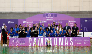 Equipo Melilla Torreblanca celebrando su victoria en la Copa de la Reina