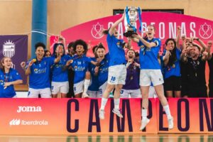 Jugadoras del Melilla Torreblanca celebrando su victoria en la Copa de la Reina