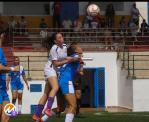 Jugadoras del ATM Melilla en un partido de fútbol femenino