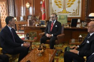Pedro Sánchez y Mohamed VI en una reunión en Marruecos