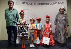 Niños premiados en el Club Marítimo de Melilla con sus galardones
