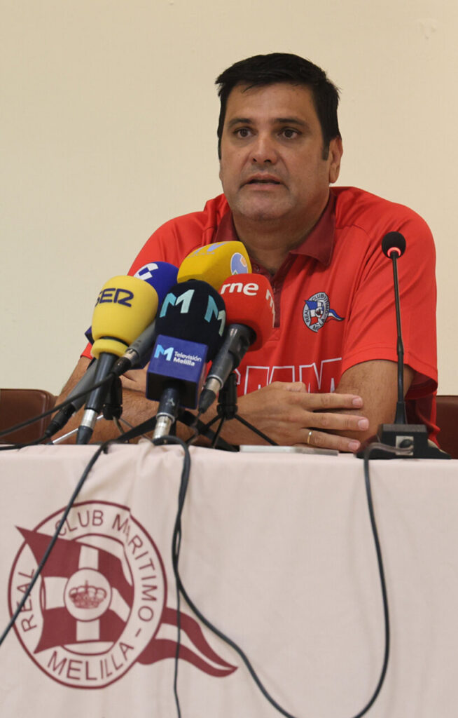 Víctor Salinas durante la presentación del Real Club Marítimo de Melilla