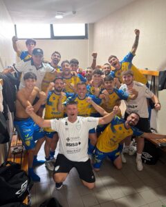 Jugadores del Nueva Era Melilla F.S. celebrando en el vestuario