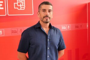 Manuel García del PSOE en una conferencia sobre educación en Melilla
