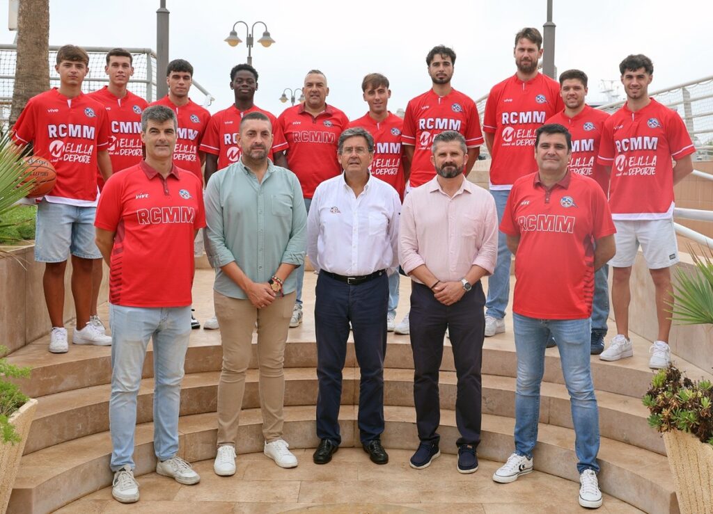 Presentación del equipo de baloncesto del Real Club Marítimo de Melilla