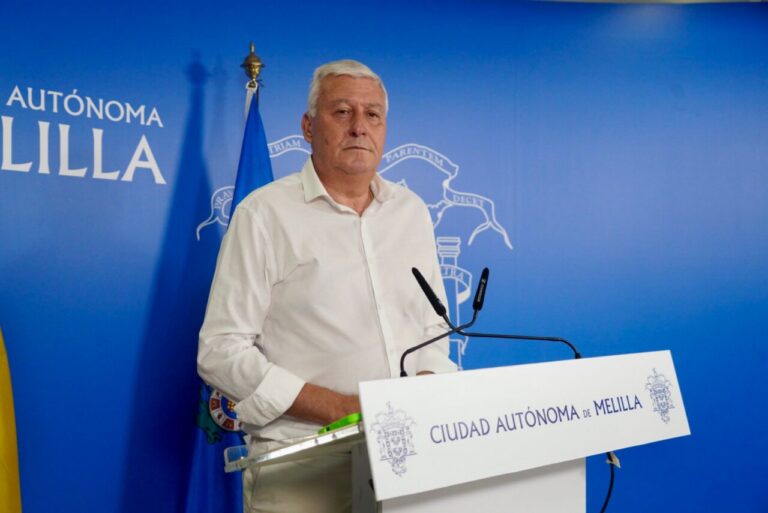 Rueda de prensa sobre subvenciones para modernización de contadores de agua en Melilla.
