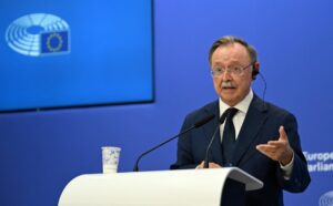 Juan Jesús Vivas criticando a Pedro Sánchez sobre la crisis migratoria en Ceuta