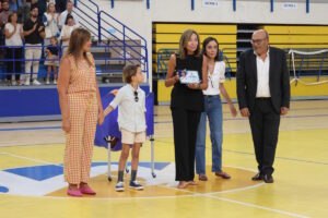 Momento del homenaje al doctor Luis Segura Arrabal en el pabellón