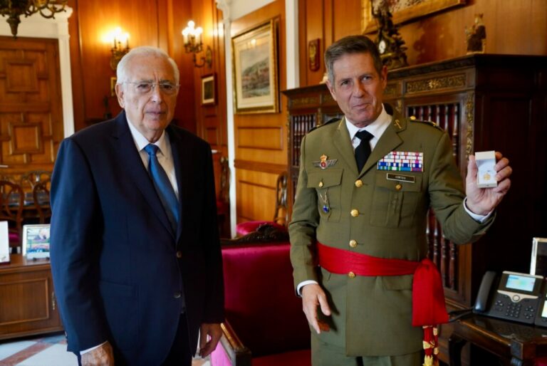 Imbroda y Cortés Delgado en un encuentro oficial en Melilla