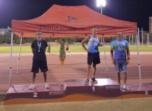 José Antonio Isla en el podio tras ganar dos subcampeonatos en Córdoba